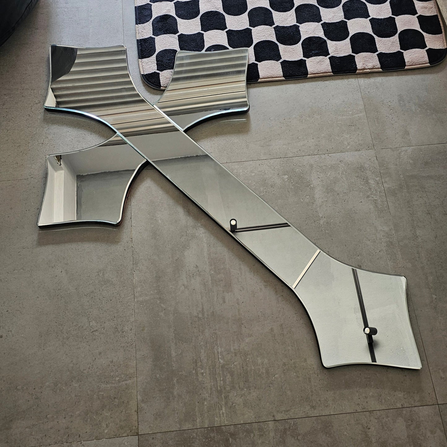 CHROME CROSS MIRROR (Y2K AESTHETIC)