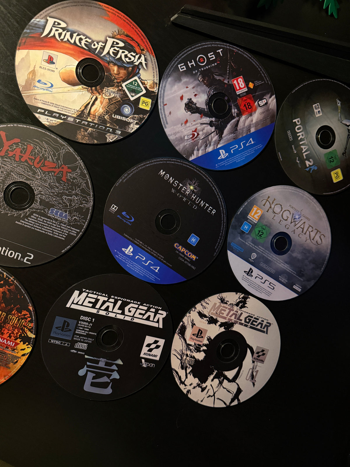 GAME CD DECOR SET