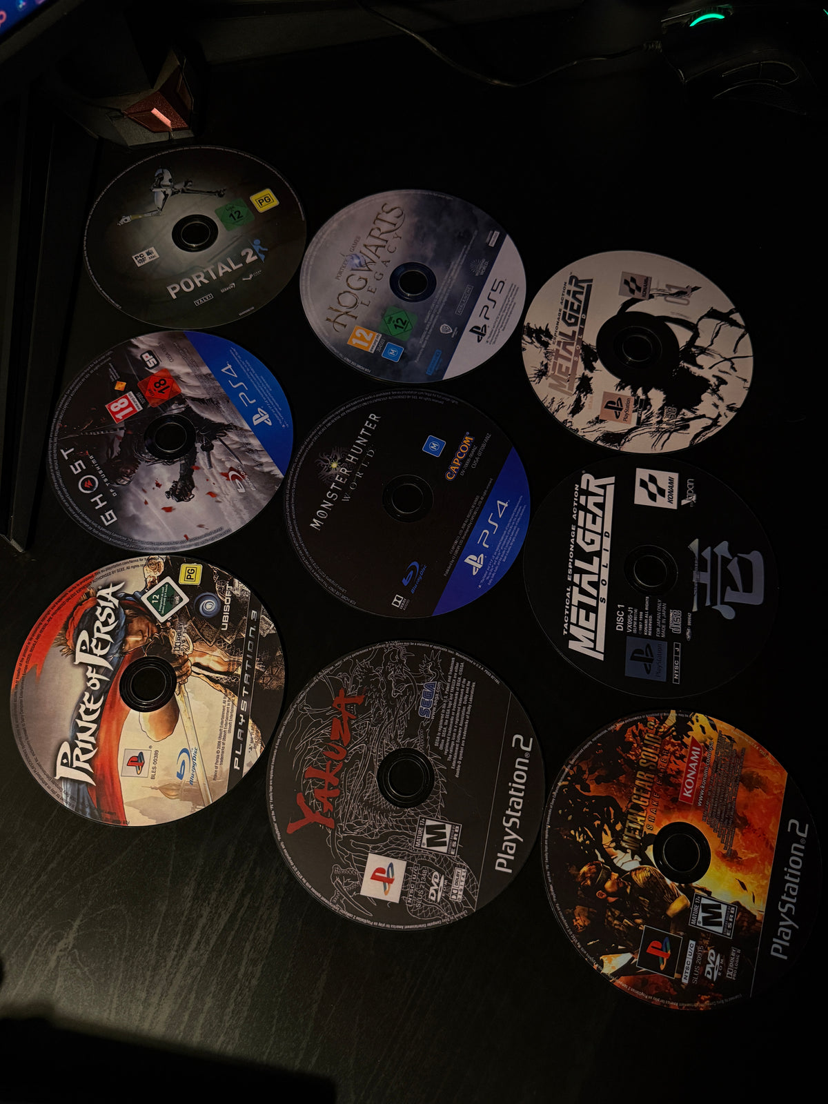 GAME CD DECOR SET