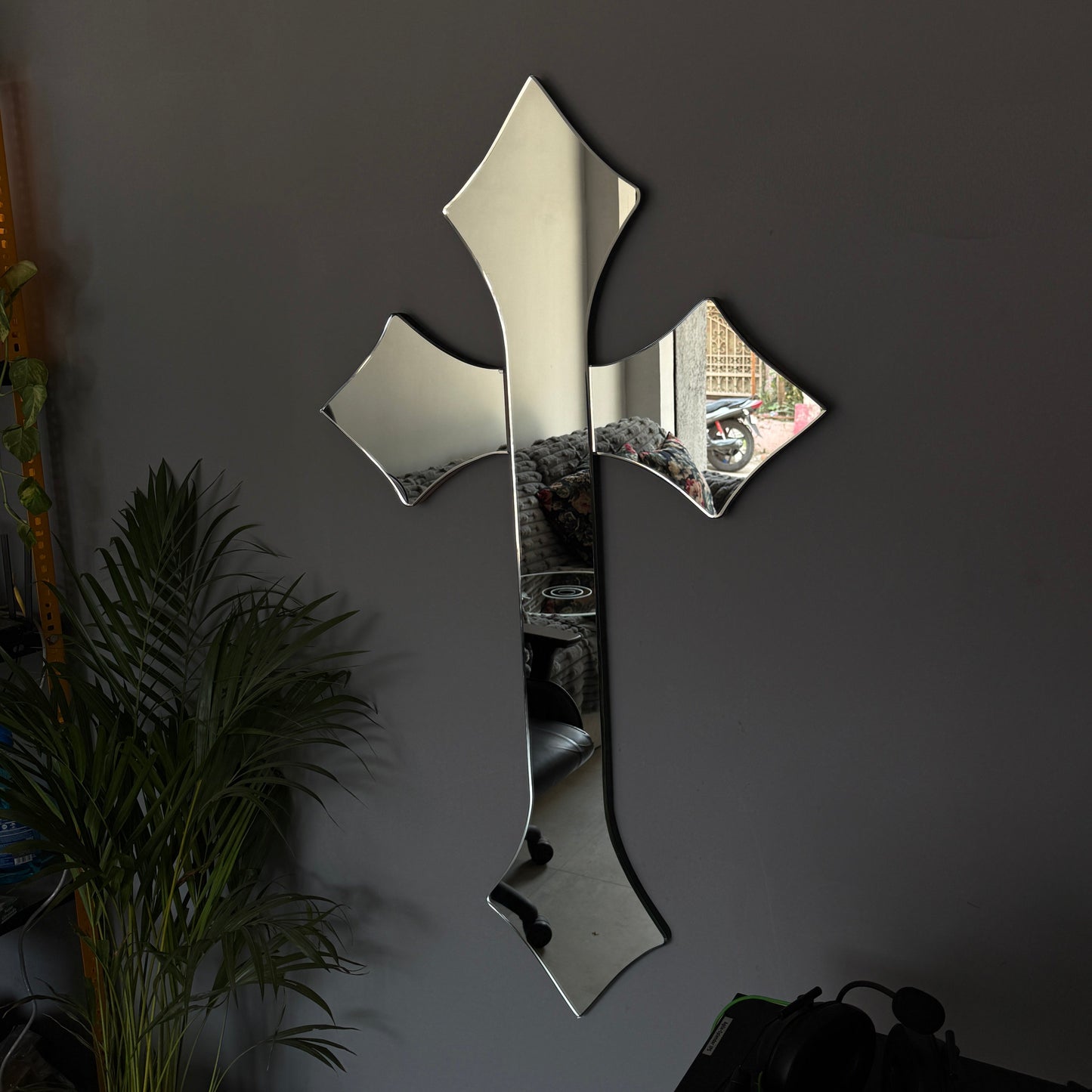 CHROME CROSS MIRROR (Y2K AESTHETIC)