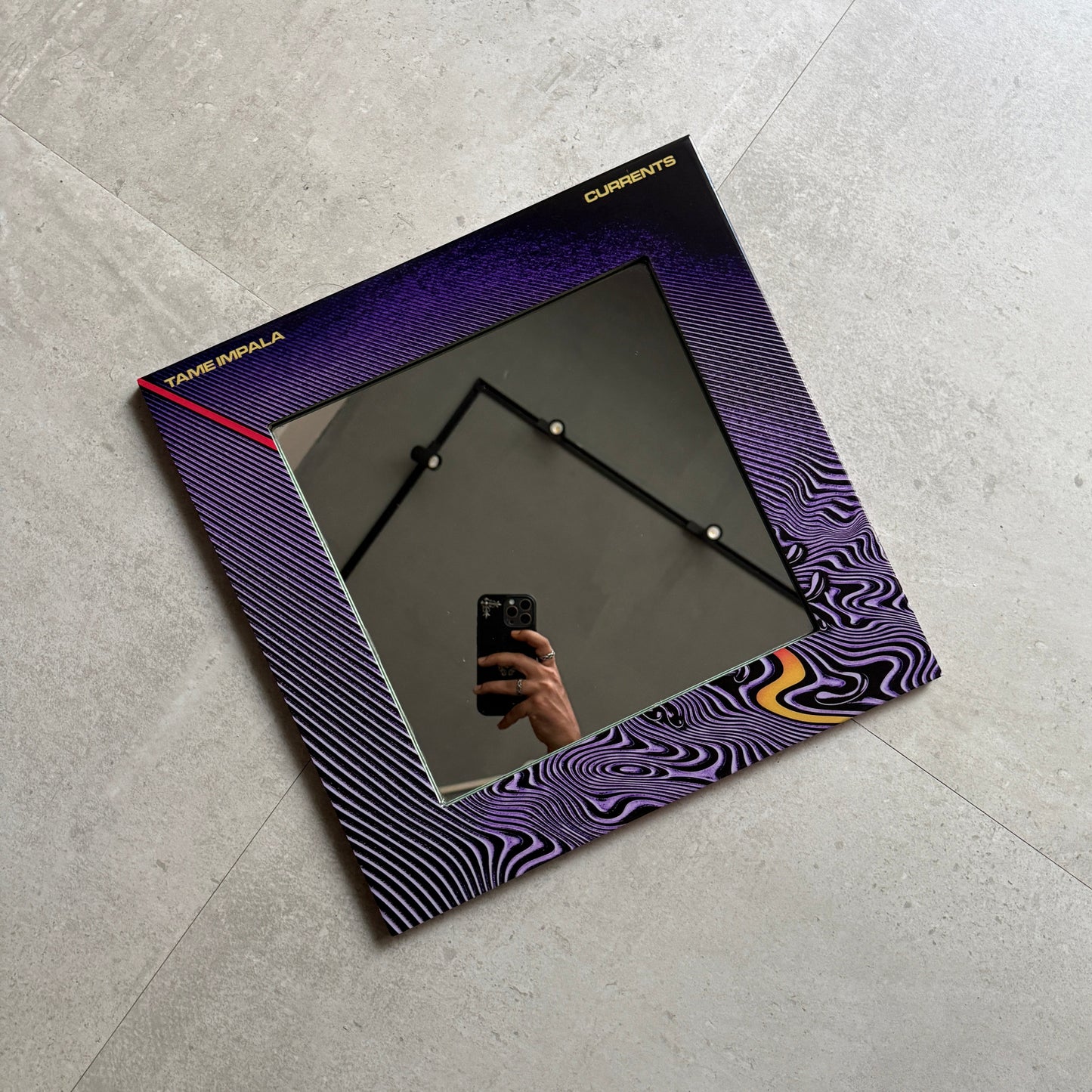 CURRENTS MIRROR