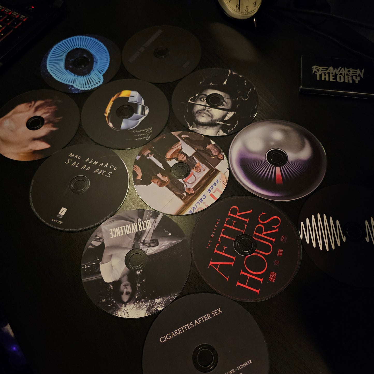 MUSIC CD DECOR SET - ALTERNATIVE